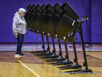 Polls open: Morning turn out light in Lucas County for Tuesday&#39;s primary