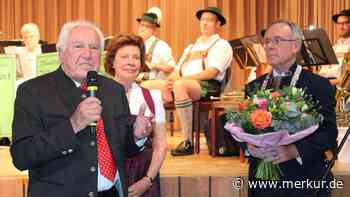 Iffeldorf: Altbürgermeister Albert Strauß feierte 90. Geburtstag - Gemeindehalle trägt nun seinen Namen