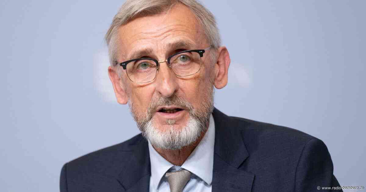 Nach AfD-Einstufung: Minister lehnt Gesinnungsprüfung ab