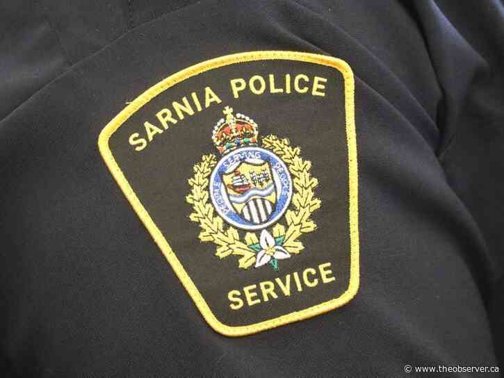 Suspect sought in Sarnia convenience store robbery