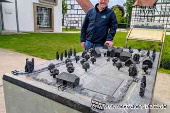 Historisches Modell vom Hövelhofer Ortstkern verlässt  Schlossgarten