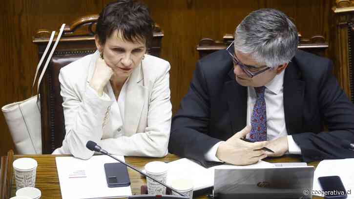 Figueroa (PC) pidió no "chacrear" institucionalidad política por relación Tohá-Marcel