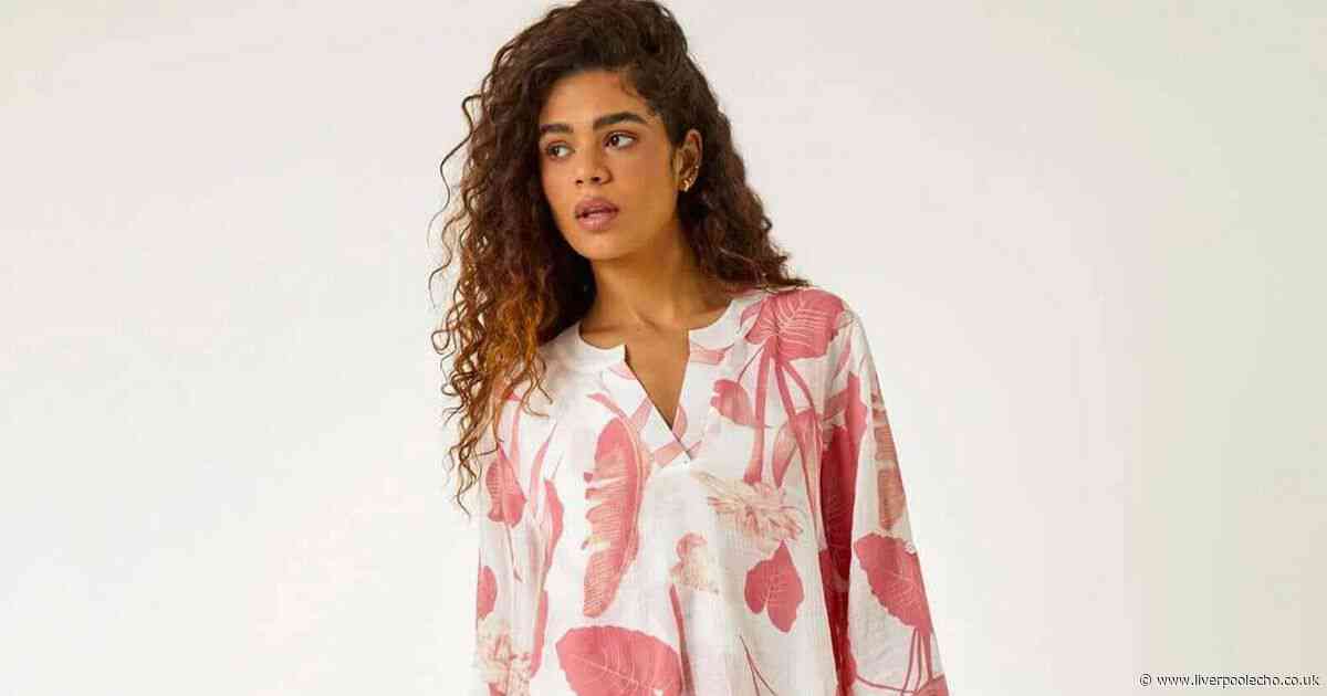 Roman shoppers praise 'ideal holiday' top in 12 colours that 'hides lumps and bumps'