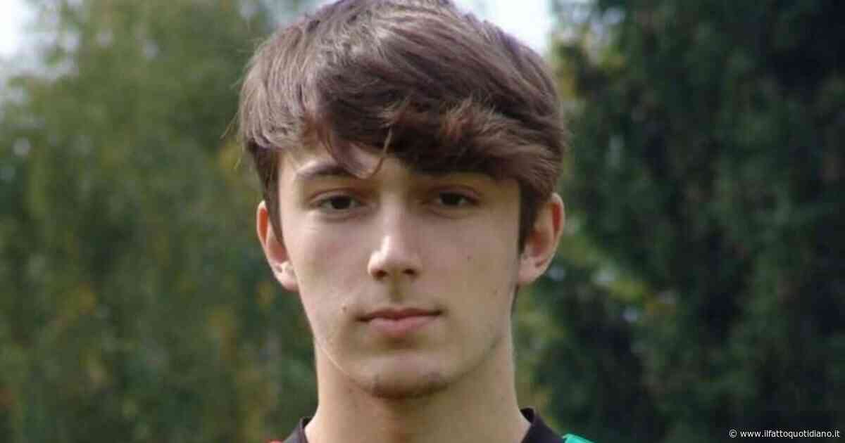 Tifoso ucciso, l’avvocato del 19enne arrestato: “Il calcio e il tifo ultrà non c’entrano nulla”