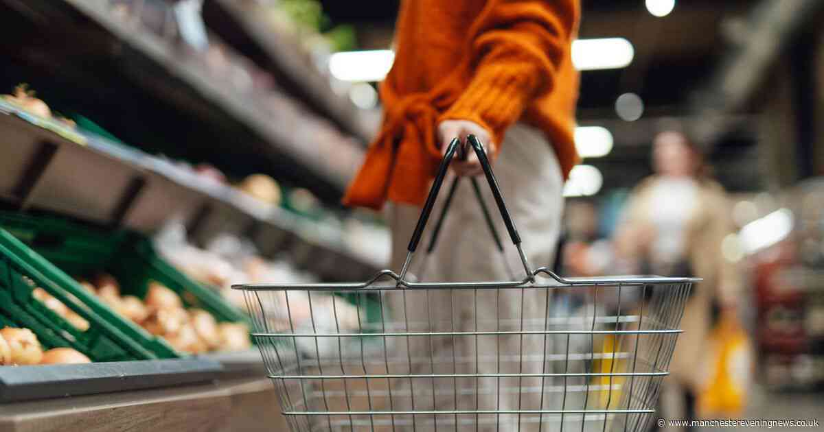 Major UK supermarket introduces veteran discount to stores for VE day