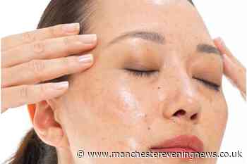 Beauty buffs praise 'elastic in a tub' cream especially designed to tighten sagging skin