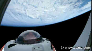 See what it's like to witness Earth's poles from space in this stunning 4-hour SpaceX video