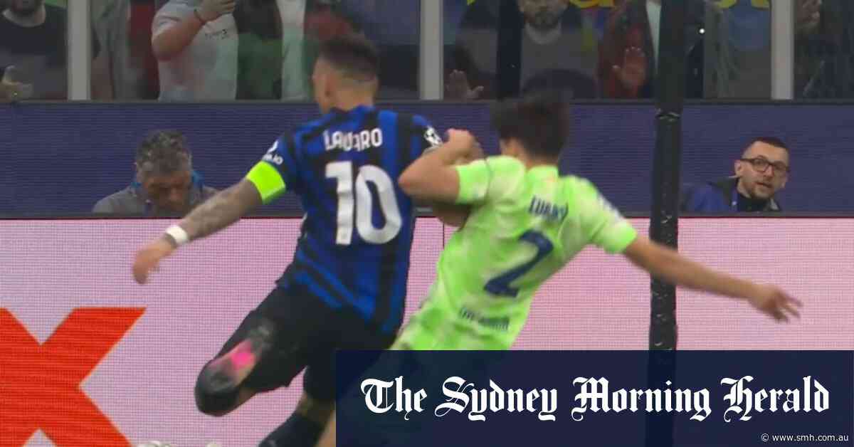 Barcelona blow up over penalty call