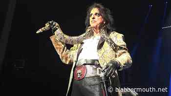 See ALICE COOPER Perform In Huntsville, Alabama During Spring/Summer 2025 'Too Close For Comfort' U.S. Tour
