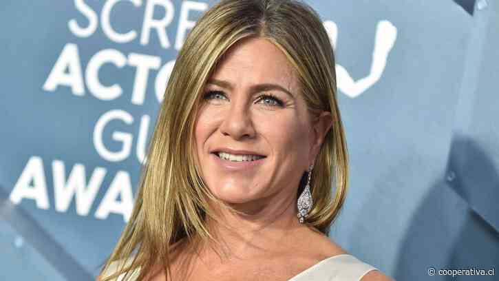 Hombre fue detenido tras estrellar su auto contra la casa de Jennifer Aniston