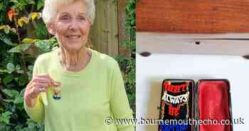Woman left with 100-year-old tea chest by great grandmother