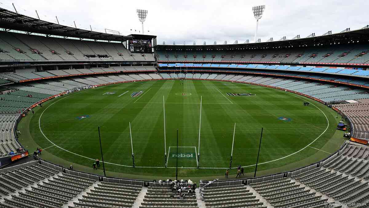 AFL fan reveals her very sneaky hack for getting a huge discount on food and drinks at the footy