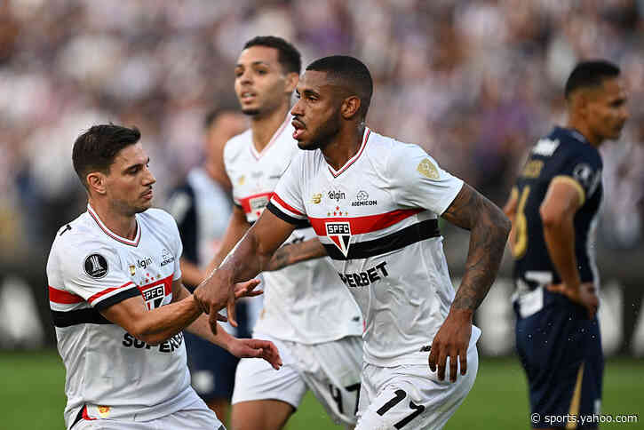 André Silva shines as São Paulo near Libertadores knockouts
