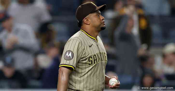Padres bullpen implodes in loss to Yankees