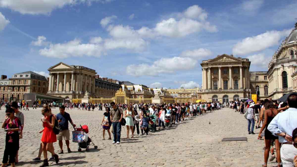 New Study Reveals Where Tourists Queue the Longest — But There's a Simple Way to Skip It