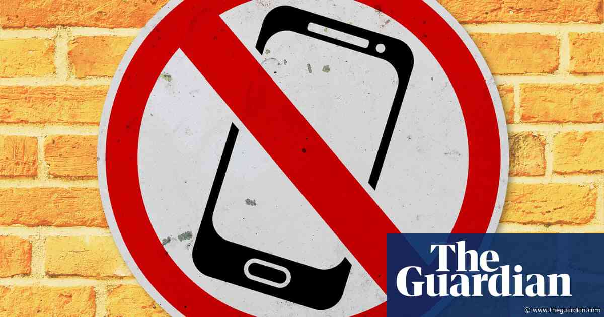 ‘The crux of all evil’: what happened to the first city that tried to ban smartphones for under-14s?