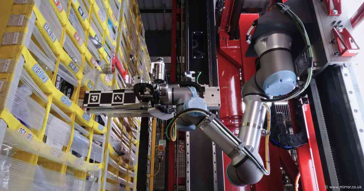 Amazon unveils hi-tech robots that could replace huge numbers of warehouse workers