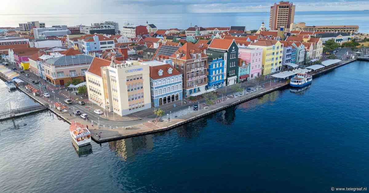 Nederlandse vrouw (34) omgekomen bij dodelijk ongeluk op Curaçao: auto botst tegen waaiboom