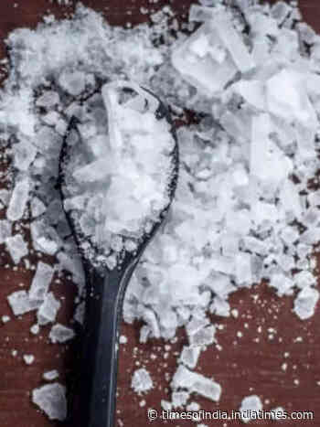 How to use camphor or kapoor for hair growth