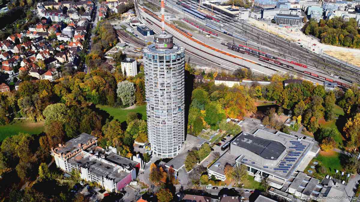 Der einst umstrittene Hotelturm steht heute unter Denkmalschutz - er hat eine bewegte Geschichte