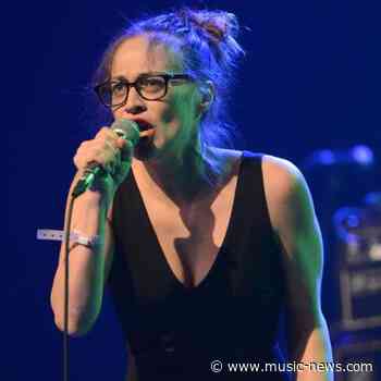 Fiona Apple releases powerful video for first new original song in 5 years