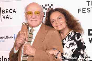 Echtgenoot van ontwerpster Diane von Fürstenberg uit zich op zijn 83ste als homo