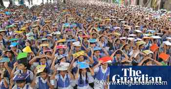 Buddha clean-up and hidden heroes: photos of the day – Wednesday