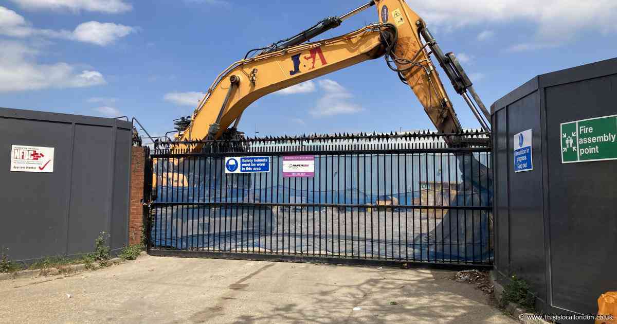 Recycling centre gates closed at bank holiday - with no explanation