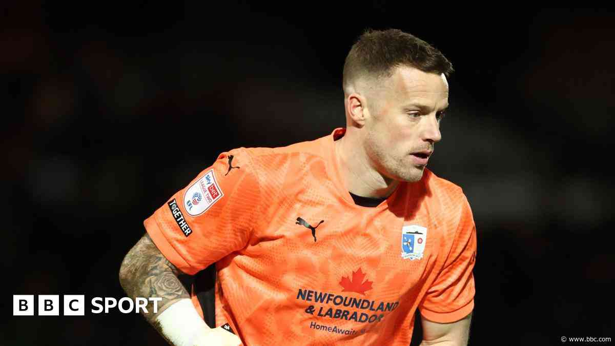 Goalkeeper Farman heads list of Barrow departures