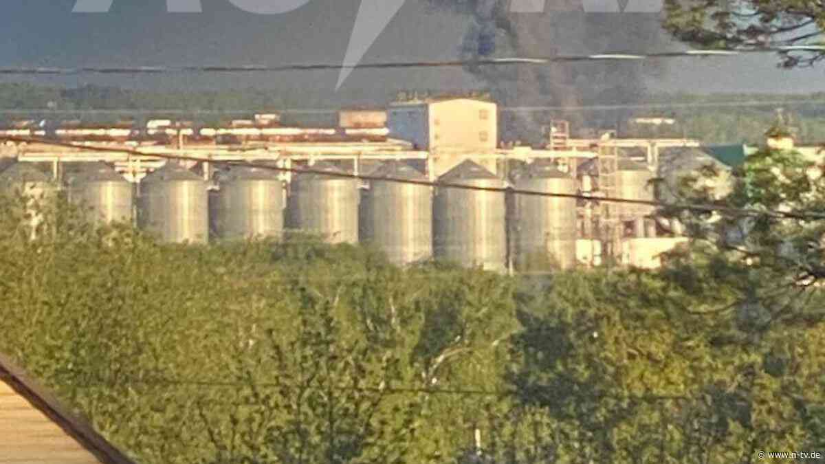 Hunderte Flüge gestrichen: Ukraine greift russische Rüstungsbetriebe mit Drohnen an