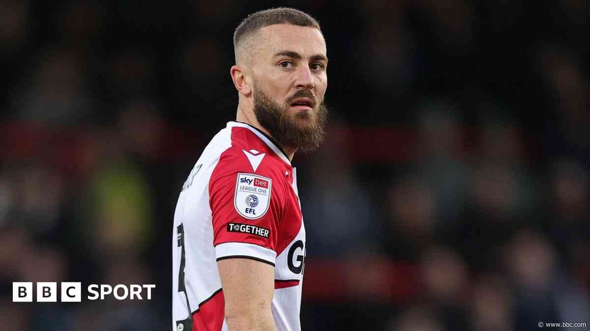 Full-back Butler extends Stevenage contract