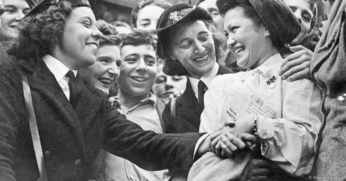 Story of WWII told in 50 incredible pictures from home, abroad and the frontline