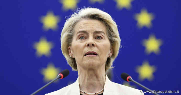 Parlamento Ue ancora contro von der Leyen, ok all’emendamento M5s: “Non può scavalcarci sul piano di riarmo”