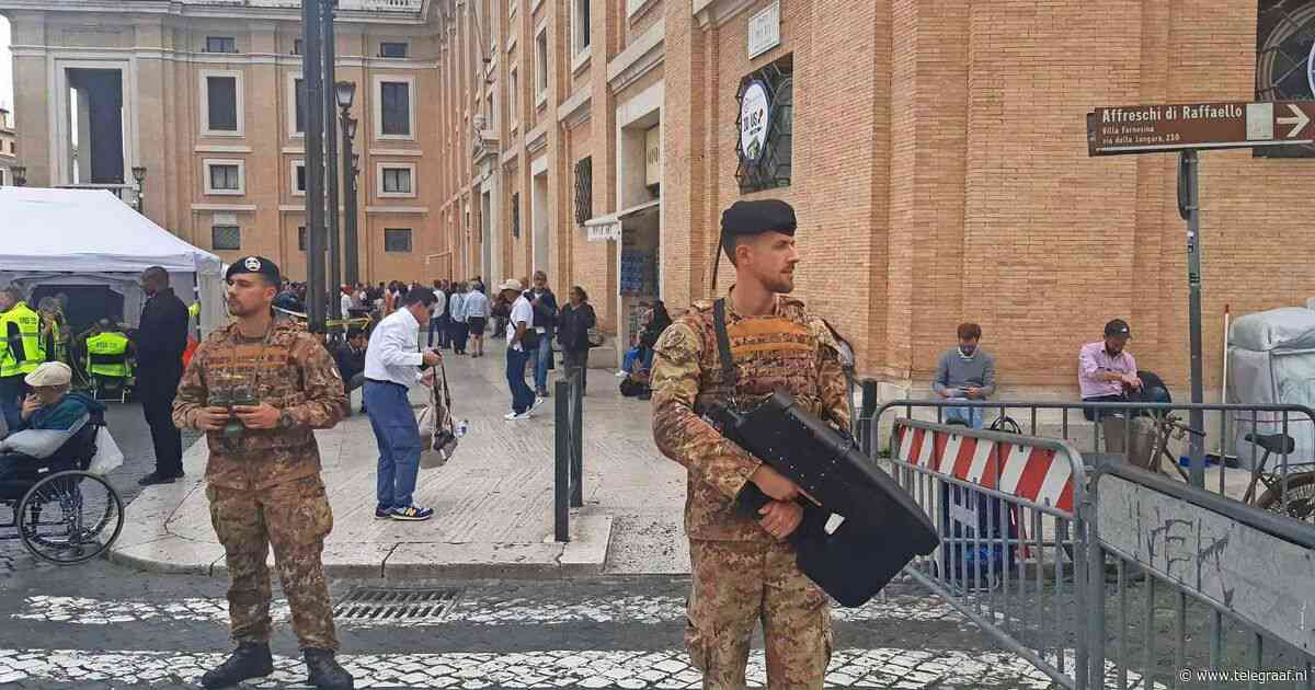 Rome in opperste staat van paraatheid: eerste stemronde en rook voor nieuwe paus verwacht