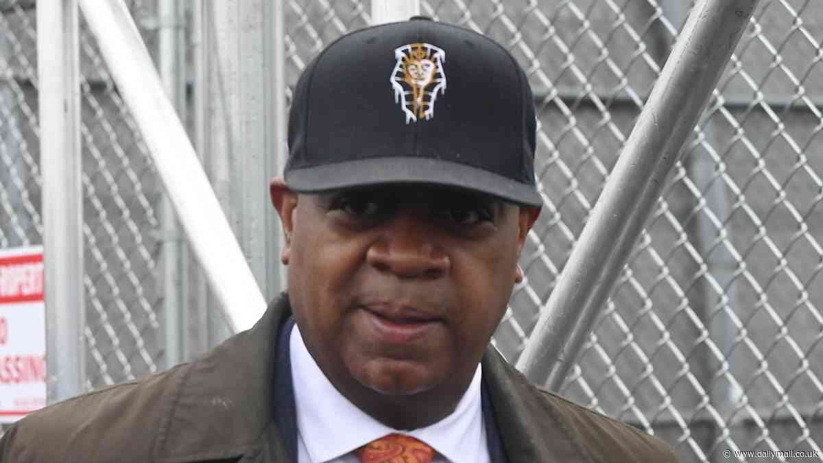 Excruciating moment Democrat mayor tries to break in to New Jersey jail housing migrants to 'free them'