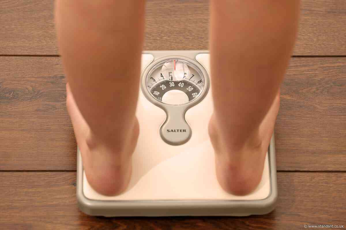 Proportion of adults living with obesity in England, by local area