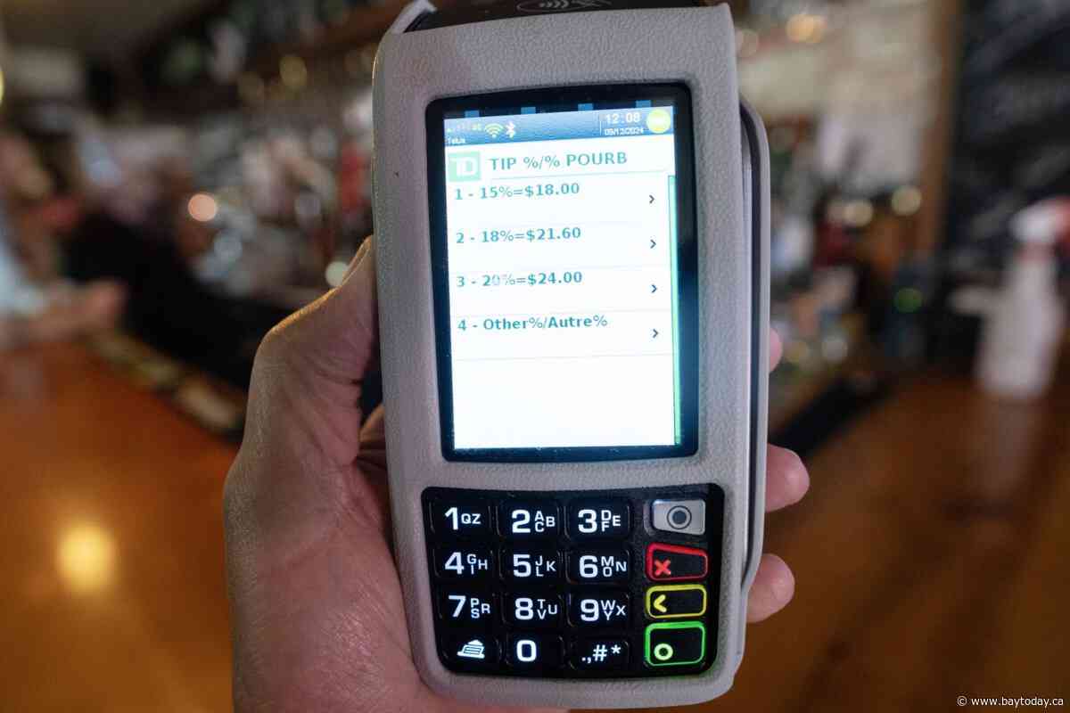 New rules on tipping, price labelling take effect across Quebec