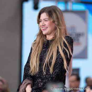 Kelly Clarkson reflects on being subjected to 'very cruel' comments about her appearance