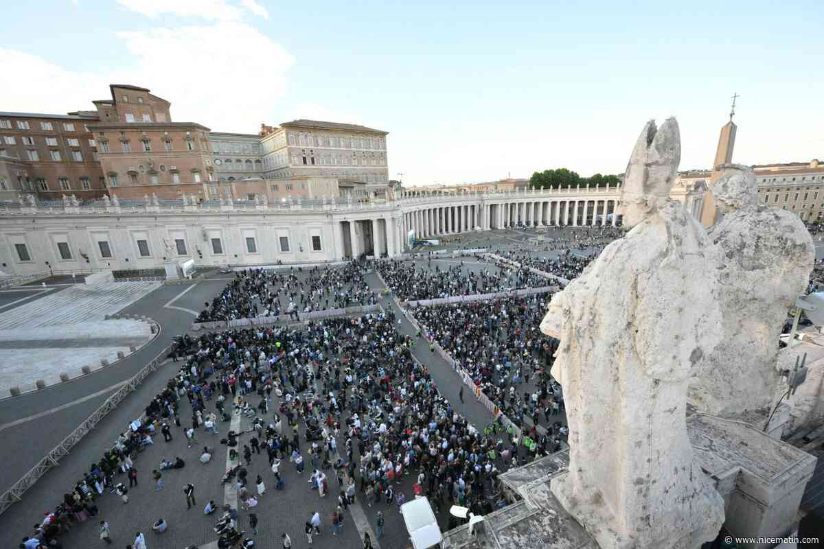 Les portes de la chapelle Sixtine fermées pour le conclave, la foule attend les résultats du premier vote... suivez notre direct
