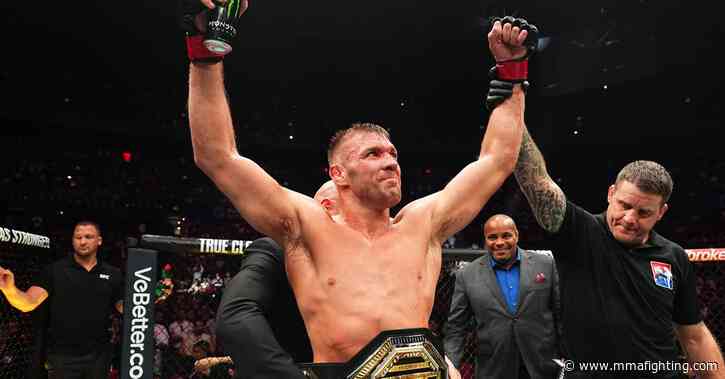 Dricus du Plessis claims Khamzat Chimaev fight agreed upon for ‘two dates’