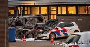 Tielenaar (21) die verdacht wordt van in brand steken politieauto’s op vrije voeten