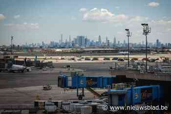 Amerikaanse luchtvaartautoriteit beperkt vluchten naar luchthaven van Newark nadat verkeersleiders 90 seconden alle contact met piloten verloren