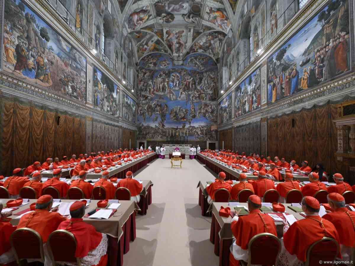 Conclave, il giallo del ritardo della fumata: le cinque ipotesi 