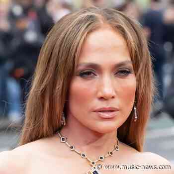 Jennifer Lopez explains how she broke news of Ben Affleck divorce to her twins