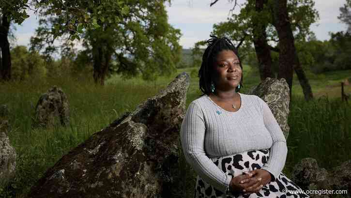 Many Californians can’t get mental health help. Is it too hard to become a therapist?