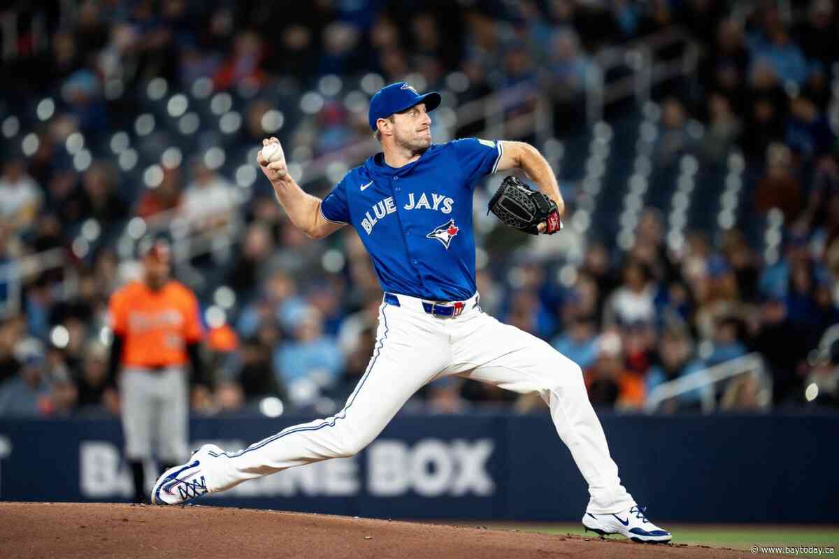 Blue Jays RHP Max Scherzer throws to hitters for the 1st time since going on injured list