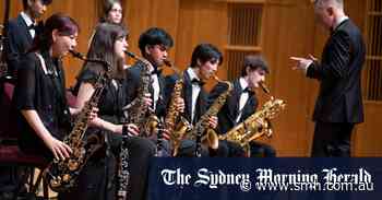 ‘The place you want to be’: How a Melbourne teenager went from watching YouTube to a New York stage