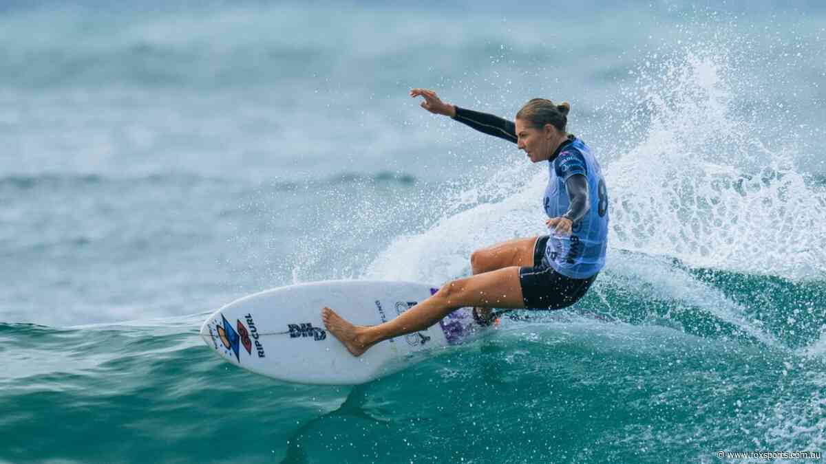 Australian wildcard Steph Gilmore ousts reigning world champion Caity Simmers