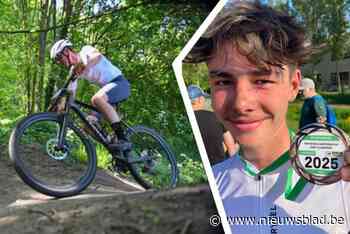 Daan (16) brak scheen- en kuitbeen, voet en enkel maar zette door in mountainbikekampioenschap: “Blij met mijn zilveren medaille”