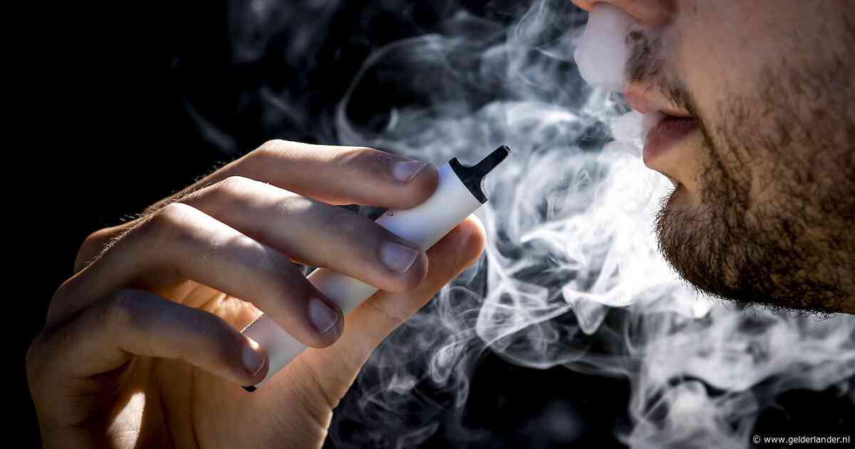 ‘Zeker vijf jonge Nederlanders bijna overleden na vapen, artsen zeer bezorgd’